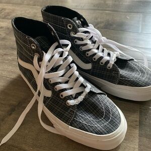 Vans Checkered Black and White High-Tops
